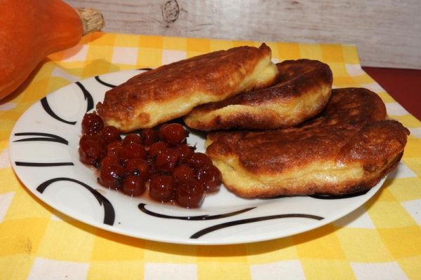 Placki z dyni z konfiturą z jarzębiny