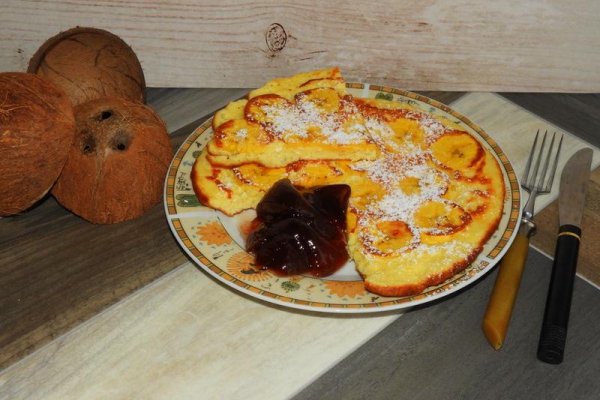 Kokosowy omlet z plantanem na śniadanie