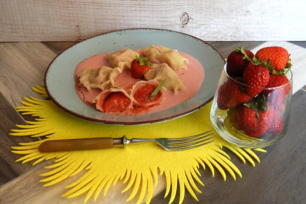 Pierogi z truskawkami