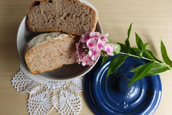 Chleb z garnka na zaczynie poolish