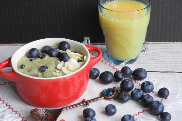 Pudding chia z zieloną herbatą matcha