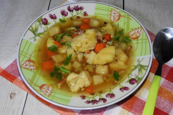 Zupa zacierkowa