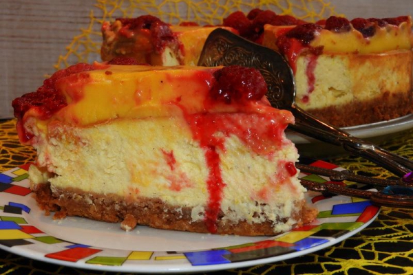 Sernik z mango z polewą z mango