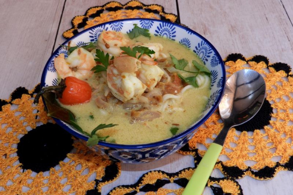 Krewetkowa zupa curry