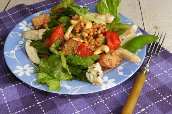 Sałatka a la panzanella