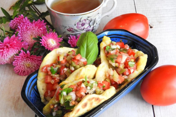 Tacos jogurtowe z salsą