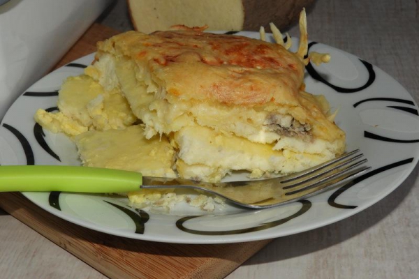 Zapiekany pochrzyn z serem i ziarnami słonecznika