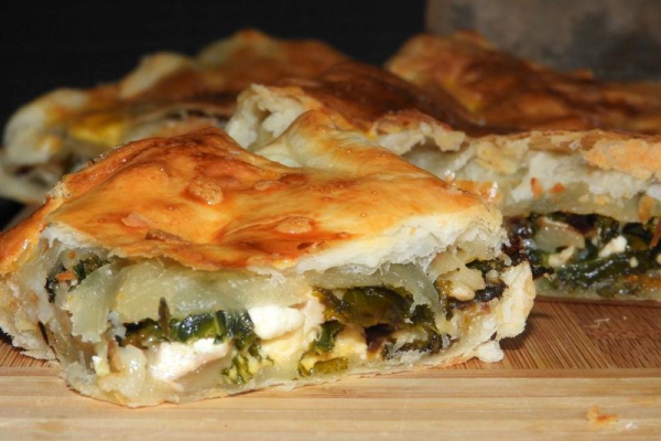 Burek z jarmużem