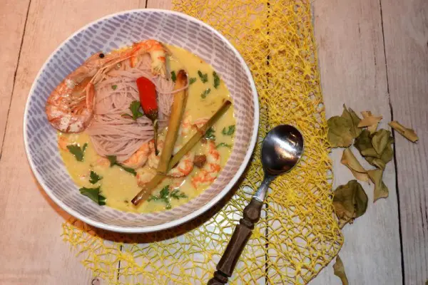 Azjatycka zupa z krewetkami
