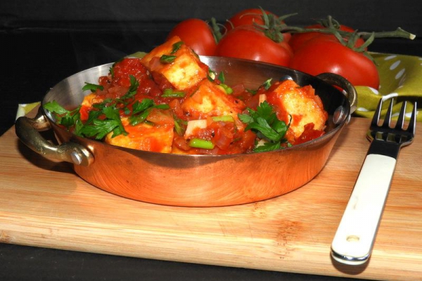 Tofu w sosie pomidorowym