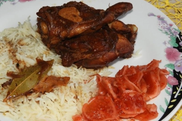 Kurczak Adobo z ryżem
