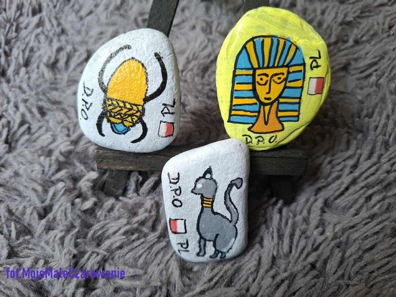 Kamyczki w świecie - Egipt, Anglia