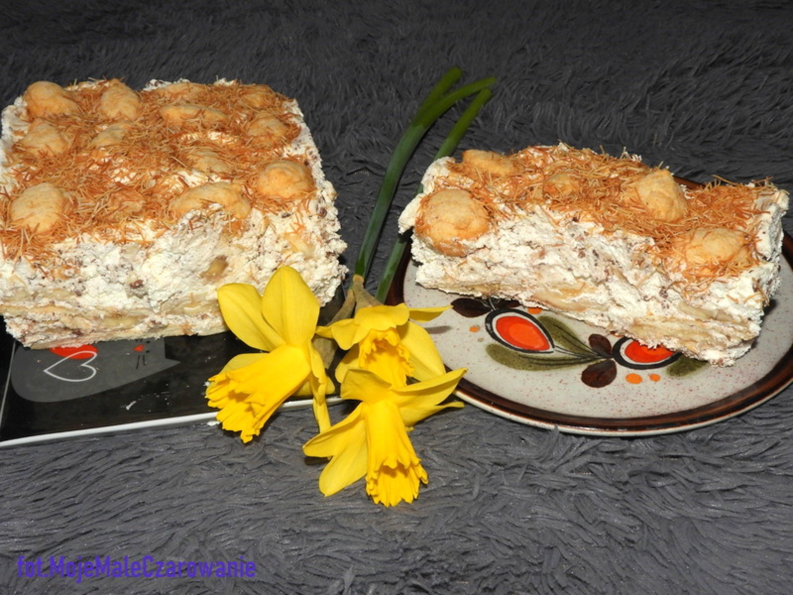 Kremowe ciasto z bananami na zimno