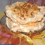 Fistaszkowy tort bezowy