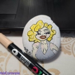 Kamienna Marilyn wędruje