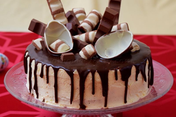 Czekoladowy tort z Kinder Bueno