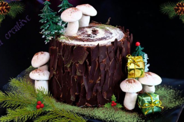 ŚWIĄTECZNY TORT PIEŃ