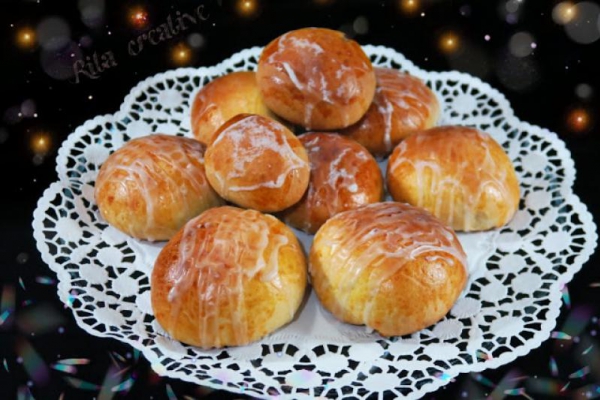 BUŁECZKI DROŻDŻOWE Z CZEKOLADĄ