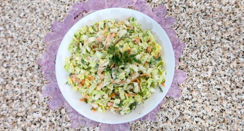 Surówka z kapustą pekińską i koperkiem + film