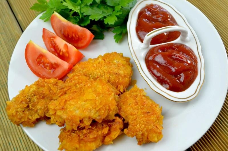 Kąski z kurczaka w chipsach + film