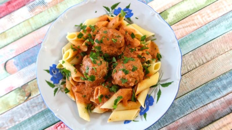 Pulpety w sosie pomidorowym + film