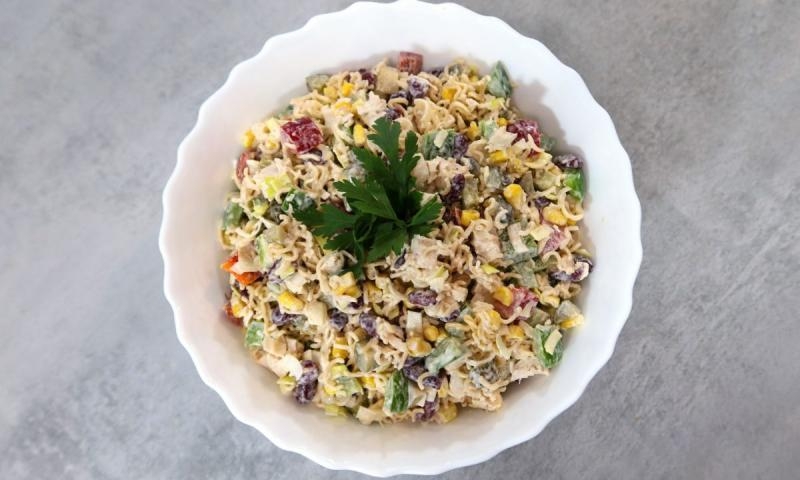 Sałatka z zupek chińskich z kurczakiem+ film