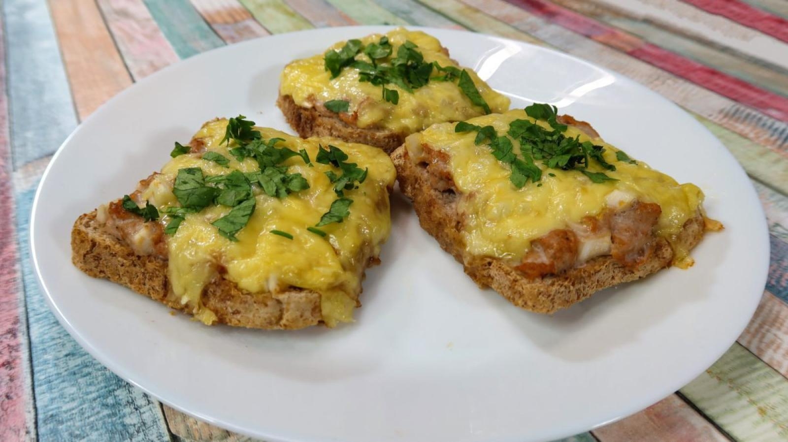 Tosty z mięsem mielonym + film