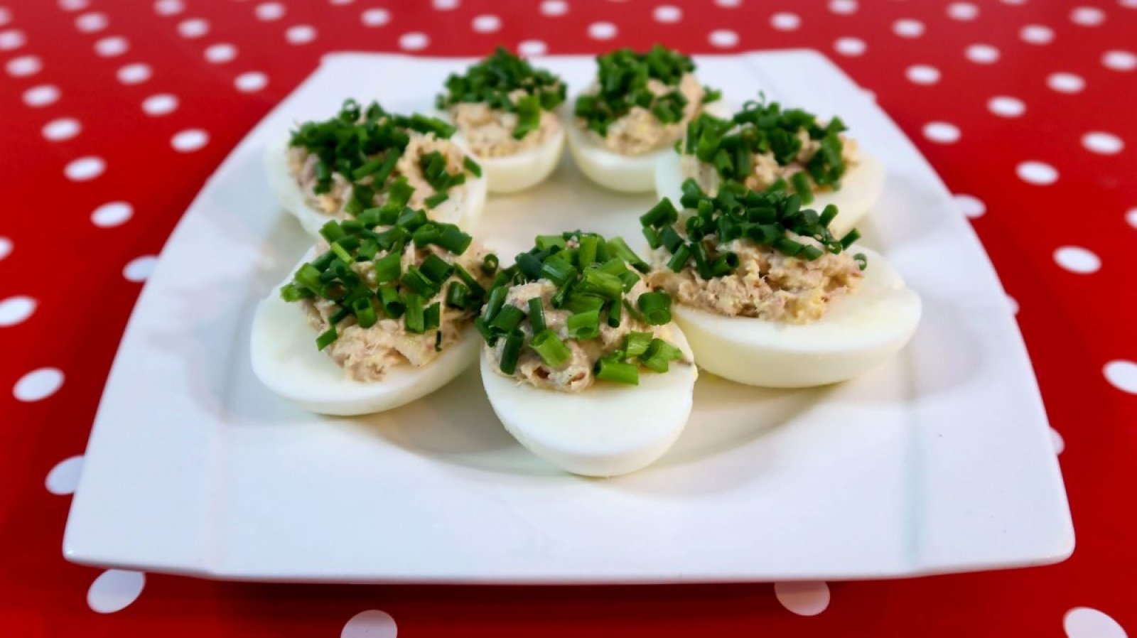 Jajka faszerowane tuńczykiem + film