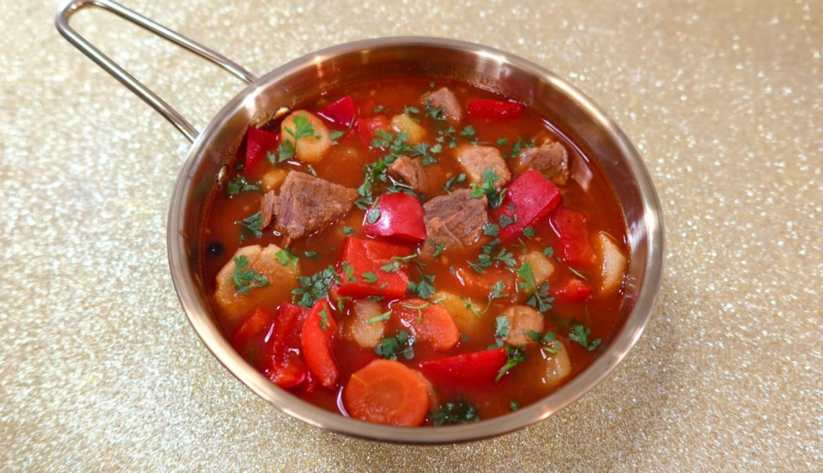 Zupa gulaszowa + film