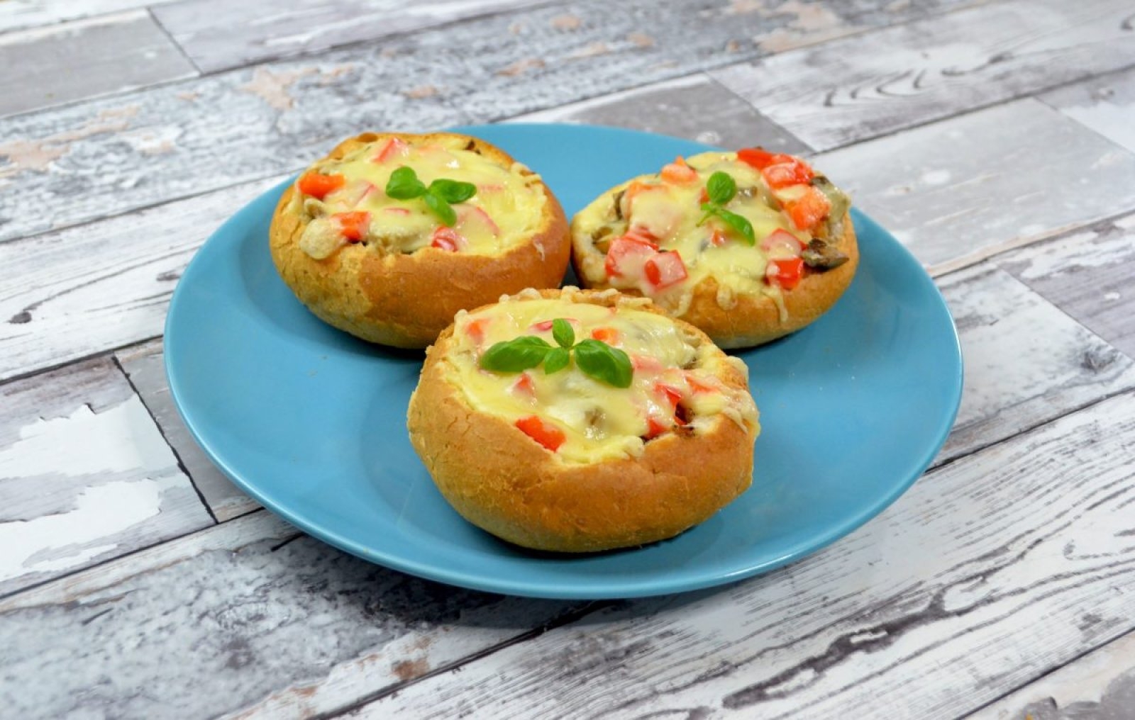 Bułeczki zapiekane z kurczakiem i pieczarkami + film