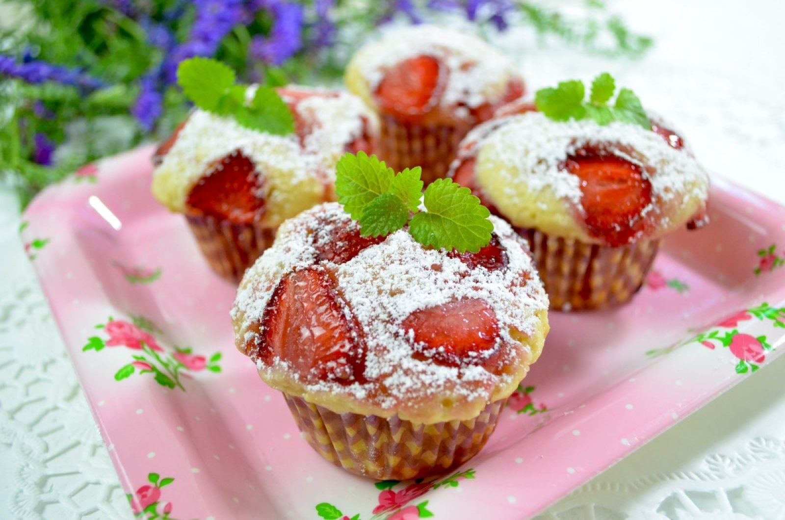 Muffinki z truskawkami + film