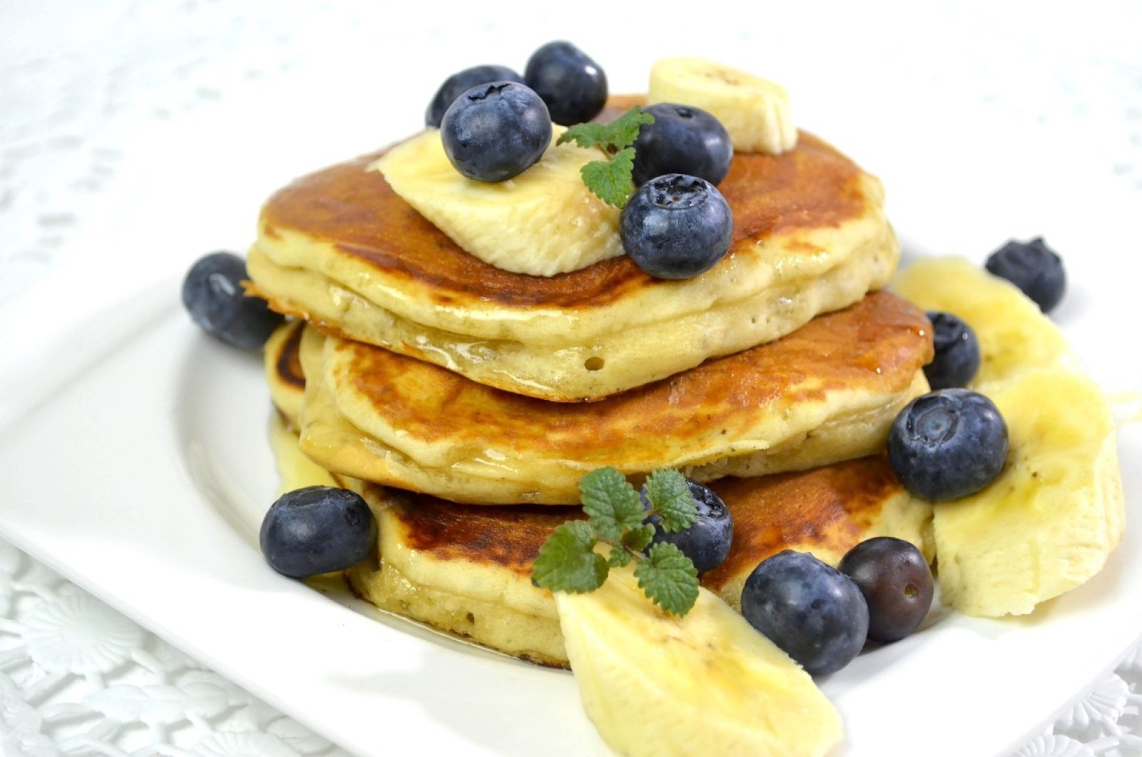 Bananowe pancakes + film