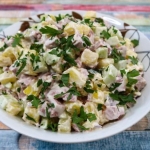 Sałatka z mortadelą,...