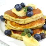 Bananowe pancakes + film