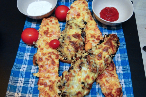 Zapiekanki z farszem pieczarkowym – przepis od A do Z