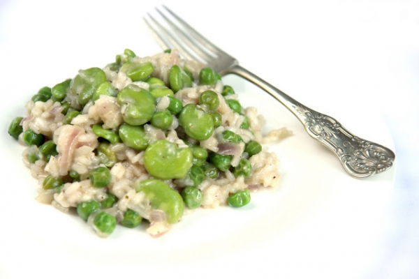 Risotto z bobem i zielonym groszkiem