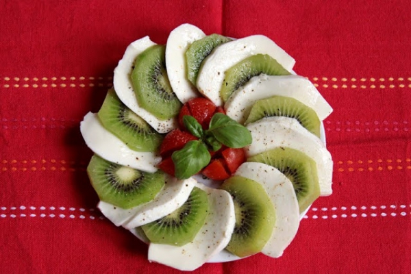 Mozzarella z kiwi