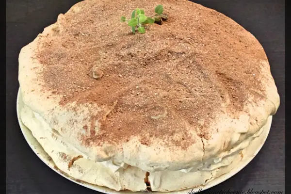 Tort bezowy Dacquoise / Dakłas