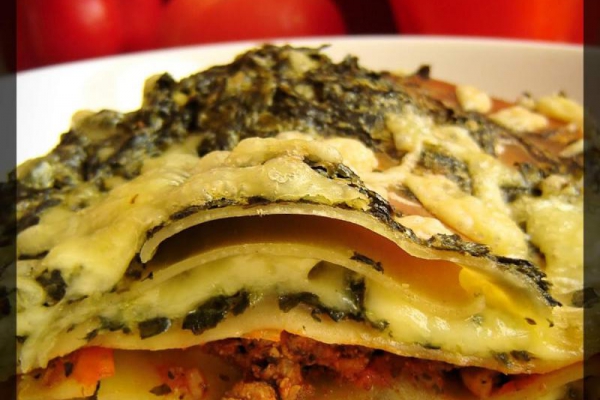 Lasagne z mięsem mielonym i szpinakiem