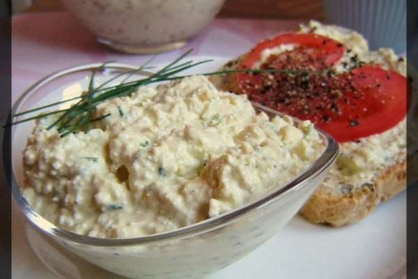 Twarożkowo-jajeczna pasta z awokado