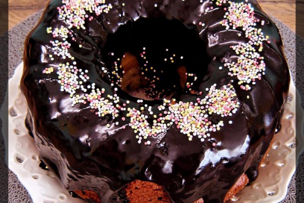 Babka na maślance z czekoladą