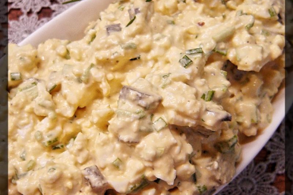 Pasta jajeczna z kiszonym ogórkiem