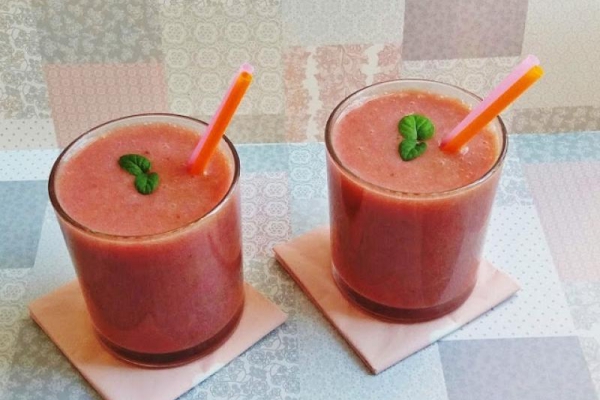 Smoothie - banan, grapefruit, granat