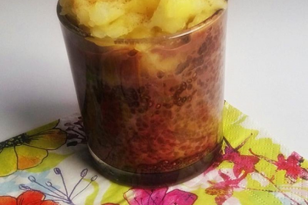 Pudding chia czekoladowy z jabłkiem