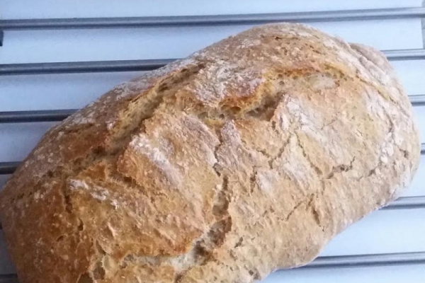 Chleb z naczynia żaroodpornego