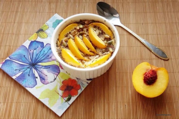 Pieczona owsianka z nektarynką