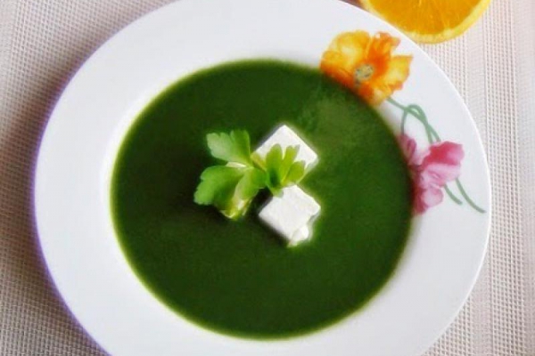 Krem ze szpinaku z nutą pomarańczy i serem feta