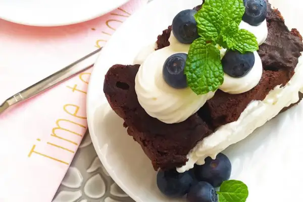 Ciasto czekoladowe z bitą śmietaną (BEZ MĄKI)