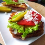 Kanapka z kiełbasą na...