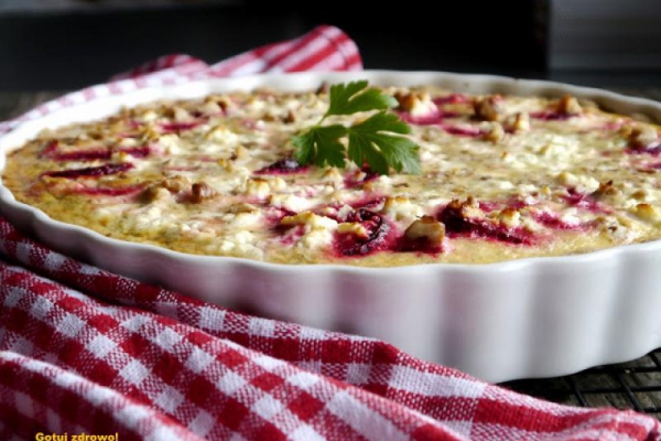 Tarta żytnia z buraczkami, fenkułem i koperkiem